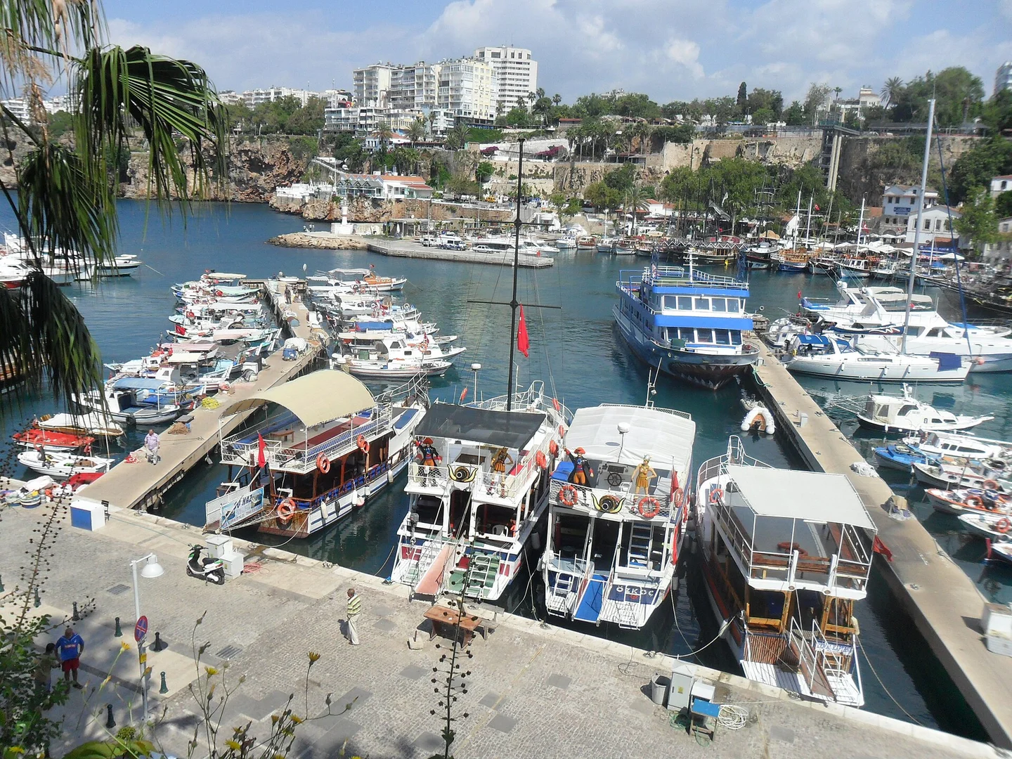 Kaleiçi’nden limana: Antalya şehir turunuzu planlayın